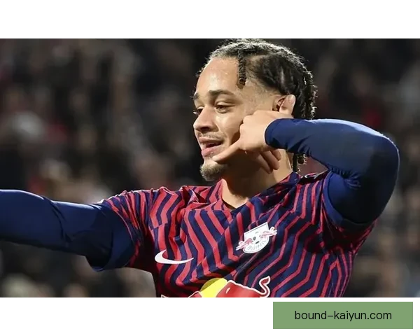 哈维·西蒙斯在近期比赛中展现出出色的机会创造能力，表现值得关注。